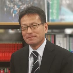 入学広報部 入試課 課長 鈴木様